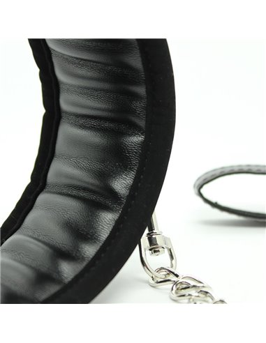 Collar con Correa de Metal e Interior Acolchado Negro