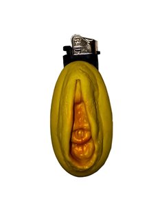 Mechero en Forma de Vagina Dorado